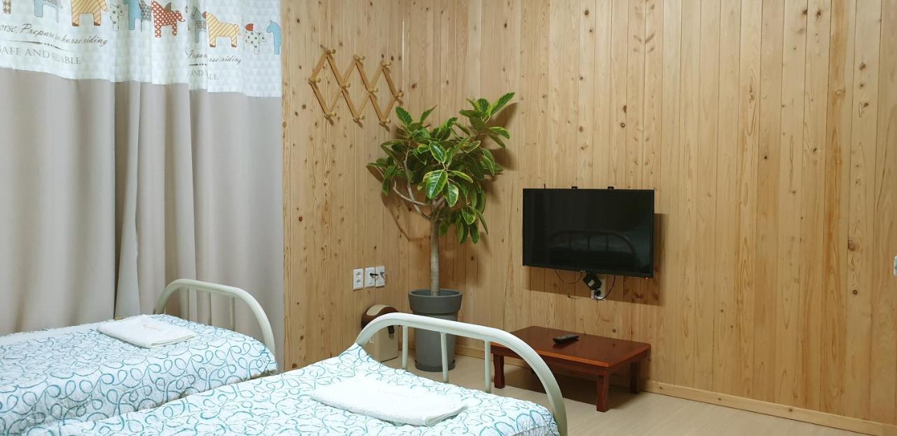 Chowoo Guesthouse Kjongdzsu Kültér fotó